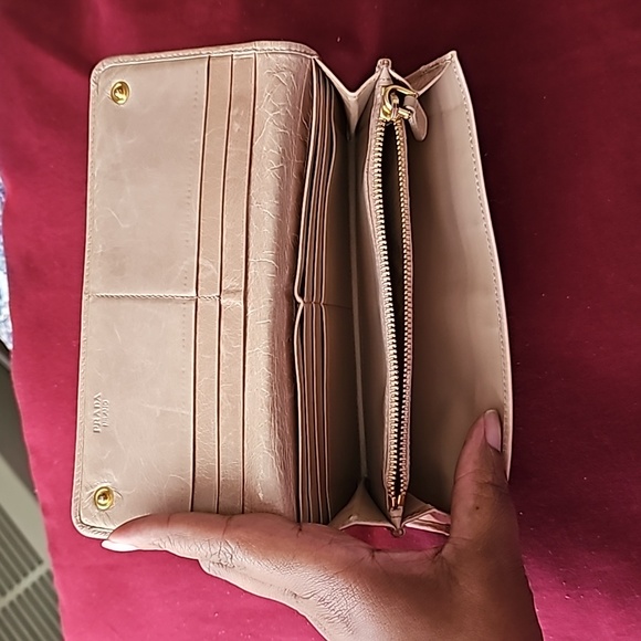 Prada - Picture 6 of 11